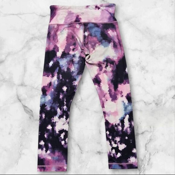 Lululemon Size 4 Wunder Under - Picture 2 of 2